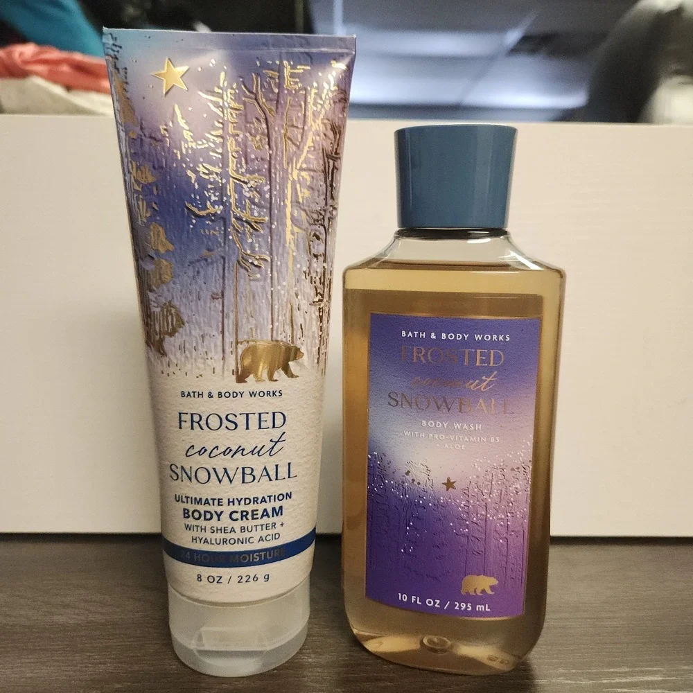 Bath & Body Works Full Size Frosted Coconut Snowball Set -Body Cream & Body Wash